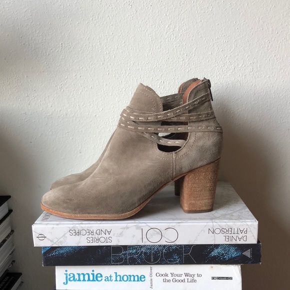 Frye Shoes - Frye Ankle Bootie Shoe Size 9